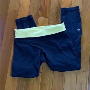 💐2 HOUR SALE💐Lululemon gently worn capri’s